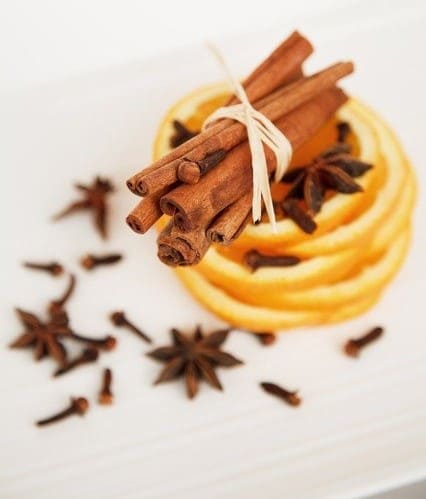 Cinnamon has natural antioxidants with anti-inflammatory effect